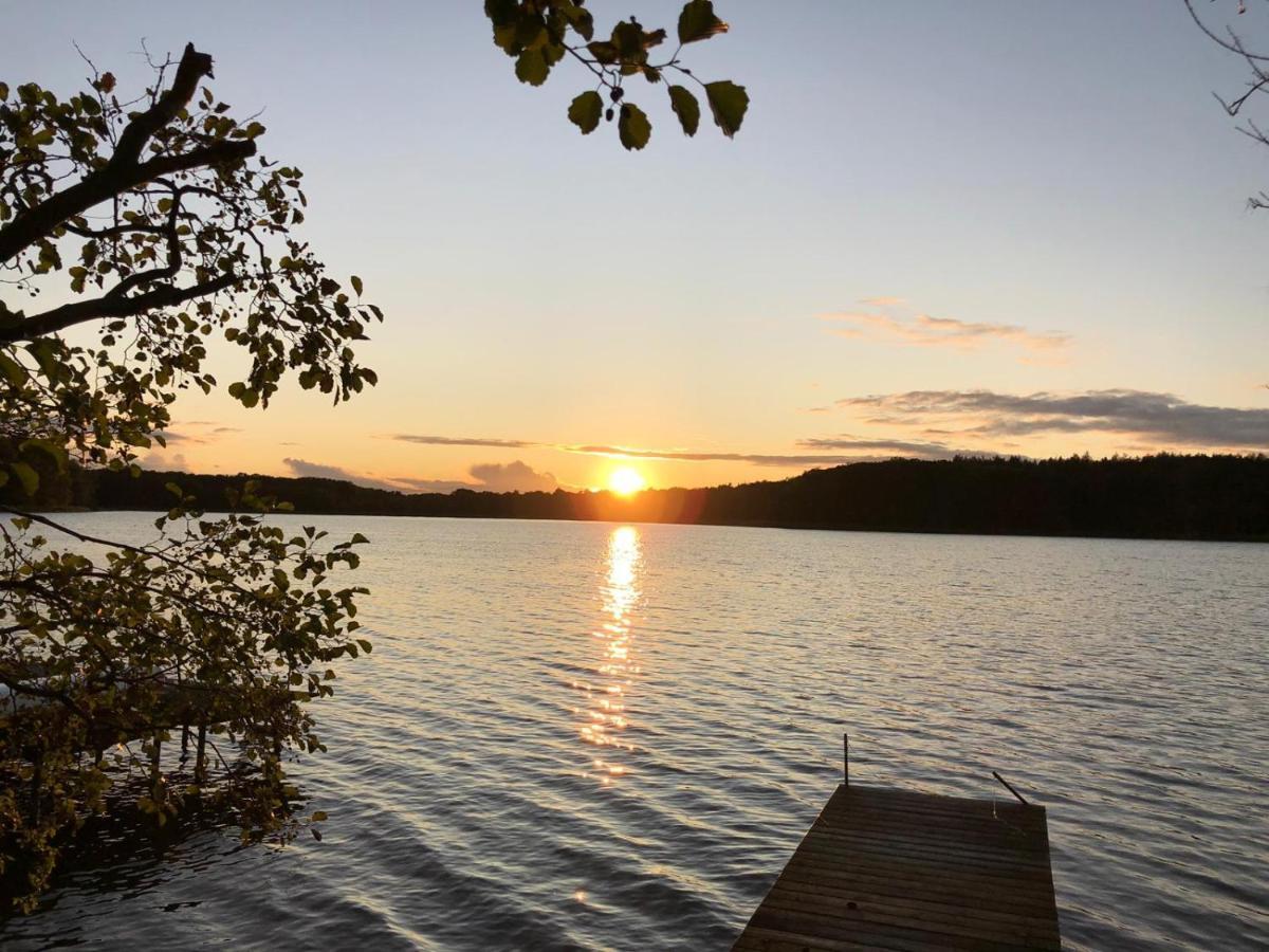 Ferienhaus Reetdach 1300Qm Privatgrundstueck Bootssteg Sauna Templin Luebbesee Uckermark Erholung Pur Seenplatte Petersdorf  Экстерьер фото