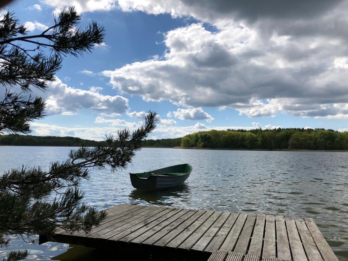 Ferienhaus Reetdach 1300Qm Privatgrundstueck Bootssteg Sauna Templin Luebbesee Uckermark Erholung Pur Seenplatte Petersdorf  Экстерьер фото